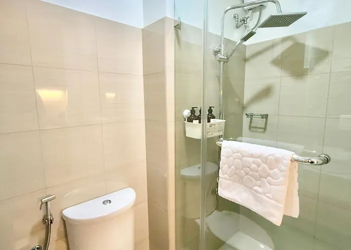 Claysky Staycation At Shore 2 Residences Tower 2 Near Mall Of Asia- Set Up In Amenity And Pool Level With Netflix, Hbo Max & Youtube Premium Aparthotel